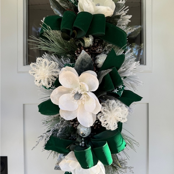 SOLD LOCALLY. Winter Magnolia Swag/Centerpiece/Door Hanger - Picture 12 of 16